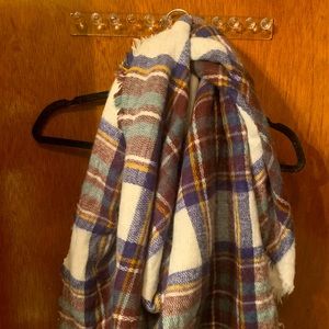 Bundle of 2 Blanket Scarves